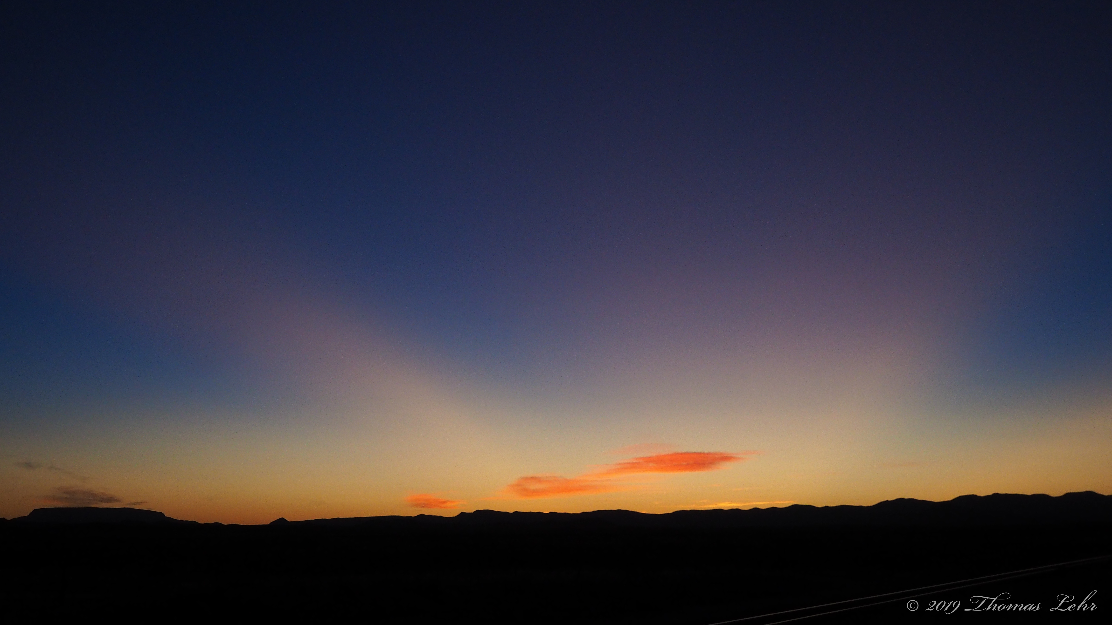 Bring the cup of horchata, the trays of pineapple