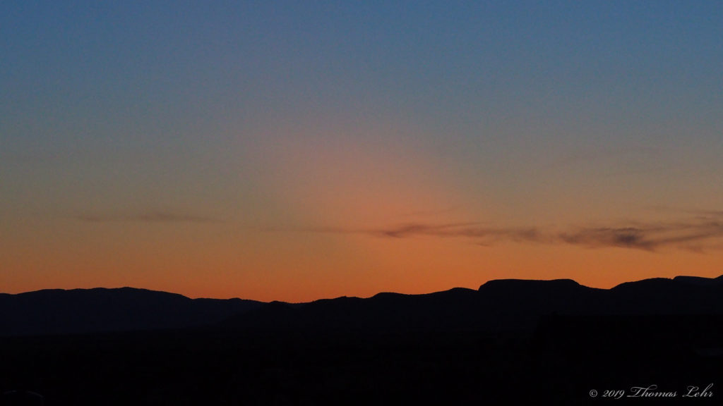 Knees on the earth, I adore You,