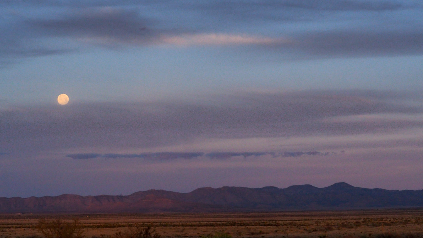 Runnin’ through sky of blue rollin’ in the sun