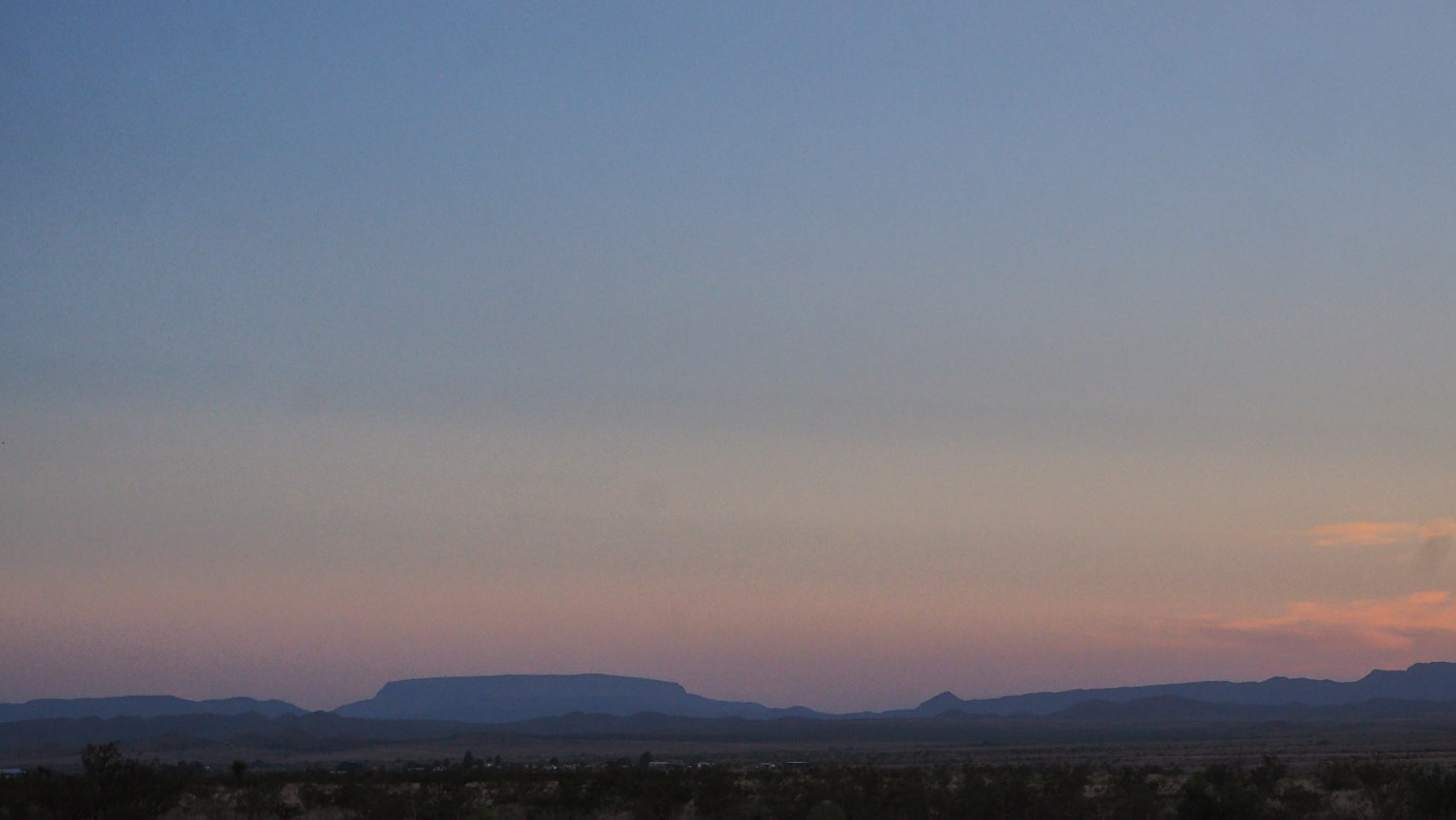 I open my mouth to the wind. The wind